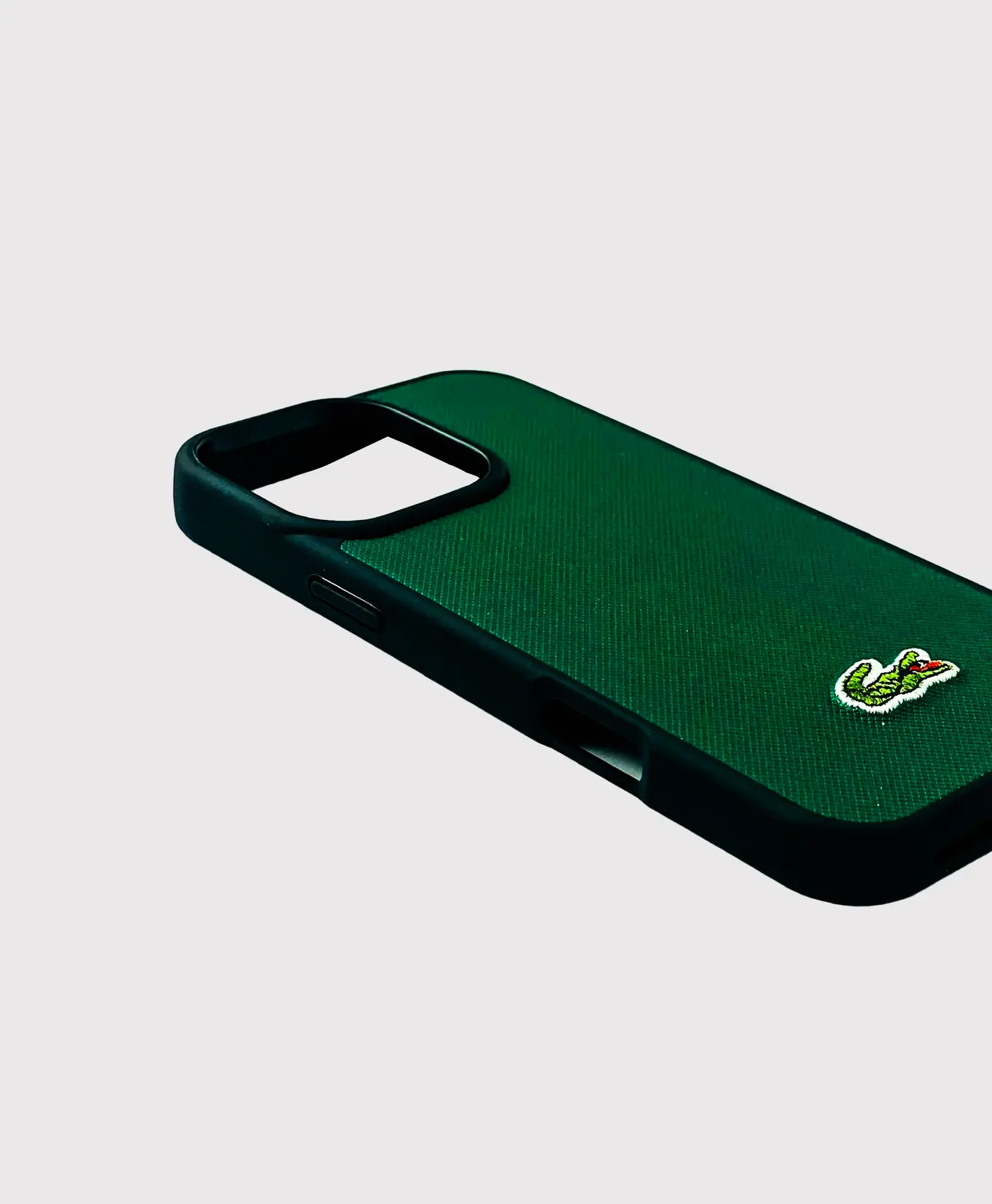 قاب چرمی طرح لاگوست گوشی موبایل آیفون Iphone 16 Pro Max