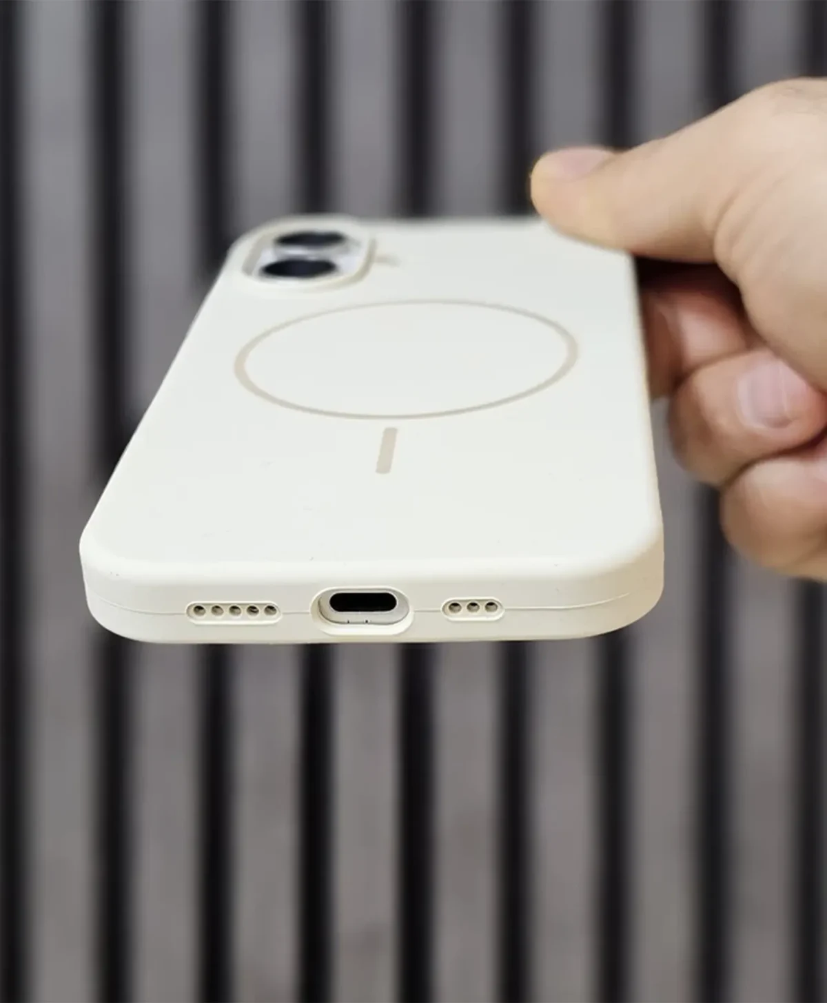 قاب سیلیکونی مگسیفدار گوشی موبایل آیفون Iphone 16