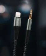 کابل تبدیل AUX به Lightning یوکی YA5